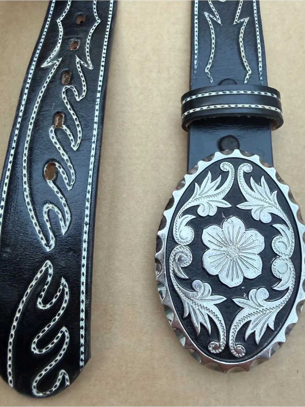 Vintage Top Grain Cowhide Western Belt Size 32 Floral Oval Buckle Black Leather